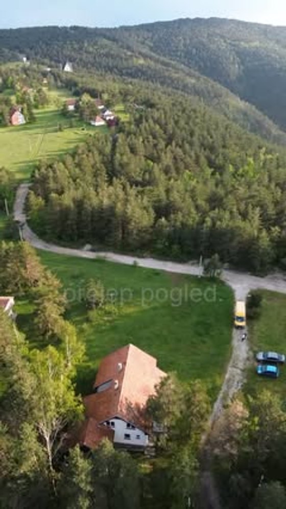 Kuća u zelenilu na Divčibarama, planinski predeo